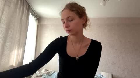 Emmi online show from September 2025 08:52:01 AM