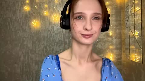 Snapshot of genieflug chatting on April 2026 01:07:01 PM Riana online show from April 2026 01:07:01 PM