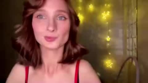Snapshot of genieflug chatting on April 2026 01:27:02 PM Riana online show from April 2026 01:27:02 PM