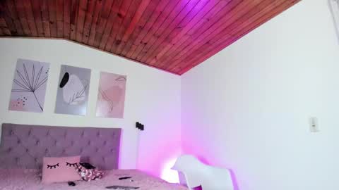 Sofia online show from March 2025 07:49:02 AM