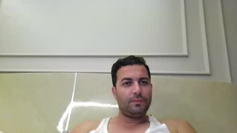 Snapshot of genteldevil chatting on November 2025 01:20:02 AM genteldevil online show from November 2025 01:20:02 AM