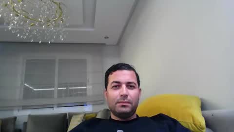 Snapshot of genteldevil chatting on December 2025 01:33:01 AM genteldevil online show from December 2025 01:33:01 AM