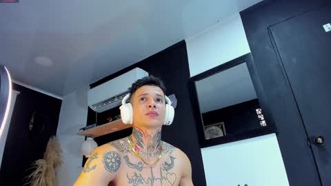 Snapshot of george_prince2 chatting on January 2025 06:09:02 AM independent model online show from January 2025 06:09:02 AM