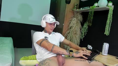 Snapshot of george_prince2 chatting on February 2025 04:27:01 AM independent model online show from February 2025 04:27:01 AM