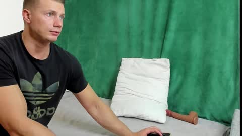 Snapshot of georgearmwrestler chatting on January 2025 04:24:01 PM George my Fansly online show from January 2025 04:24:01 PM