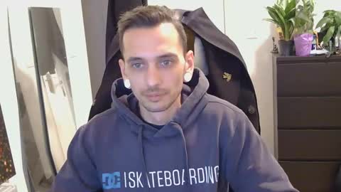 georgek0011 online show from December 2025 02:06:02 AM