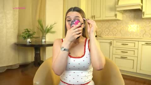 My name is Kelly online show from November 2025 03:17:01 AM