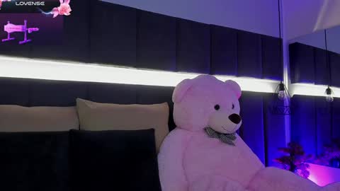 Kendal  online show from January 2025 01:21:02 AM