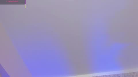 Kendal  online show from October 2025 03:43:01 PM