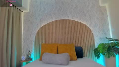 Kendal  online show from October 2025 02:59:02 PM