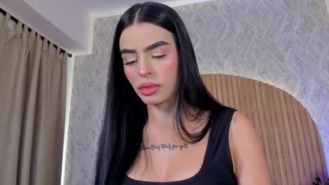 Kendal  online show from November 2025 02:01:01 PM