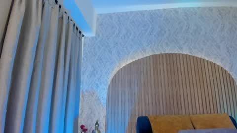 Kendal  online show from April 2026 01:44:01 AM