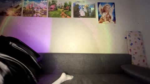 Amelia online show from October 2025 08:30:02 PM