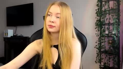 Amelia online show from November 2025 06:36:02 AM