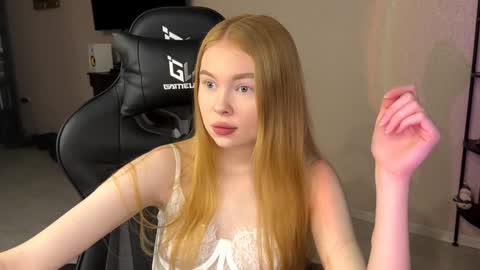 Amelia online show from December 2025 05:12:02 AM