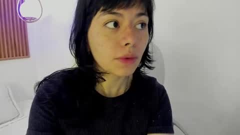 Snapshot of ghostmila chatting on May 2026 01:05:01 PM Milaa online show from May 2026 01:05:01 PM