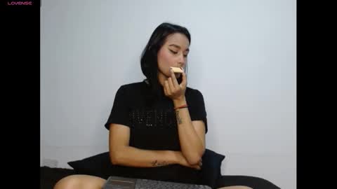 Gia Lee online show from November 2025 04:02:02 AM