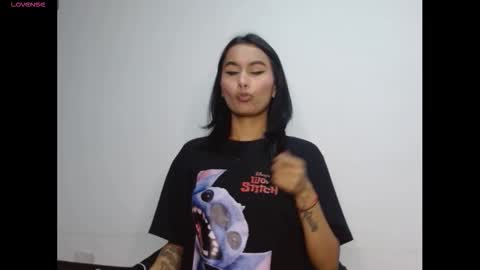 Gia Lee online show from November 2025 02:33:02 AM