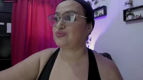 nahomi online show from November 2025 04:27:02 PM