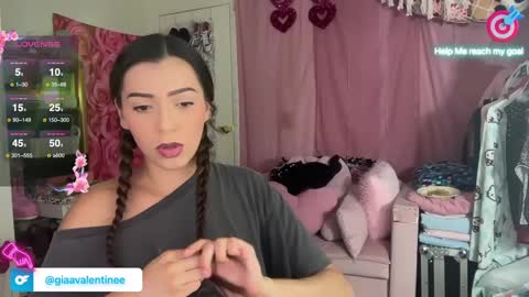 Gia online show from October 2025 12:49:02 AM