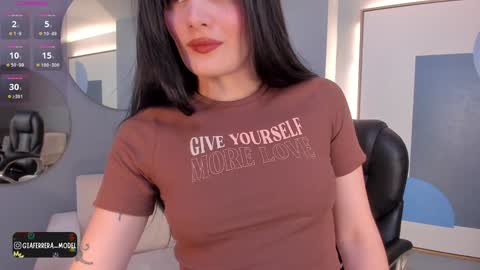 Gia Ferrera online show from December 2024 05:24:01 PM