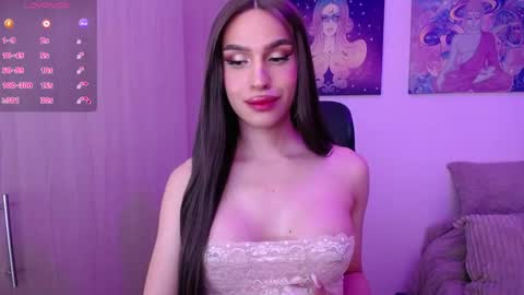 Gia Mint  online show from June 2026 03:00:02 AM