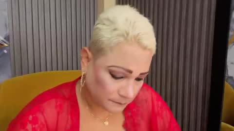 Snapshot of gianellacox chatting on May 2026 11:59:02 AM online show from May 2026 11:59:02 AM