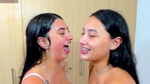 giannagovlea online show from January 2025 05:35:01 AM