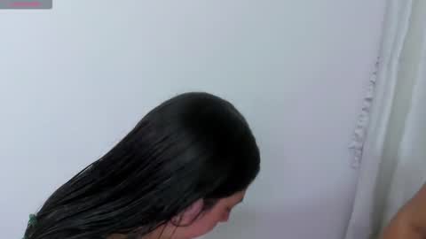 giannagovlea online show from November 2025 11:27:01 PM