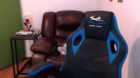 Gianni online show from December 2024 07:03:01 PM