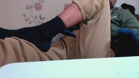 Gianni online show from November 2025 06:07:01 PM