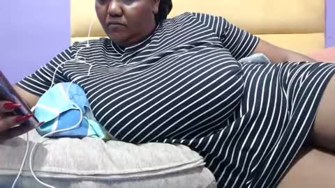 gianttitts online show from January 2025 02:59:01 AM