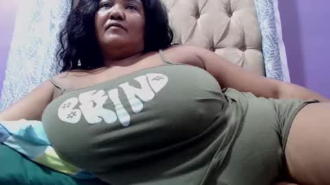 gianttitts online show from March 2025 09:01:01 PM