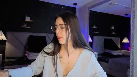 Gia online show from October 2025 02:18:02 PM