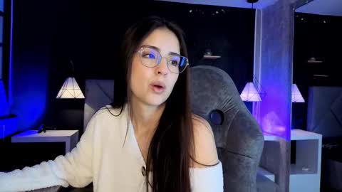 Gia online show from October 2025 01:10:02 PM