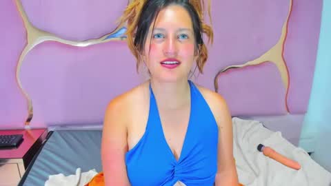 Snapshot of giaroussel chatting on January 2025 08:01:01 PM GiaRoussel online show from January 2025 08:01:01 PM