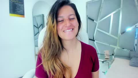 Snapshot of giaroussel chatting on January 2025 02:55:02 PM GiaRoussel online show from January 2025 02:55:02 PM