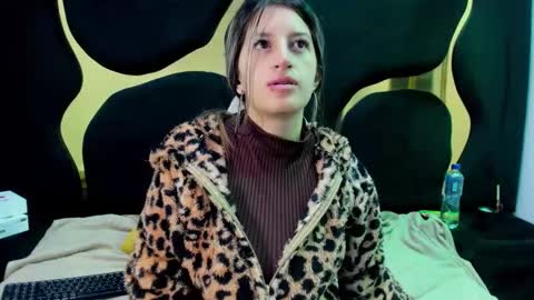 Snapshot of giaroussel chatting on October 2025 01:11:02 PM GiaRoussel online show from October 2025 01:11:02 PM