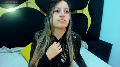 Snapshot of giaroussel chatting on October 2025 03:02:01 PM GiaRoussel online show from October 2025 03:02:01 PM