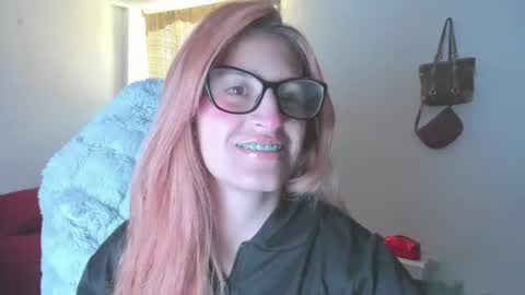 Snapshot of giaroussel chatting on June 2026 02:15:02 PM GiaRoussel online show from June 2026 02:15:02 PM