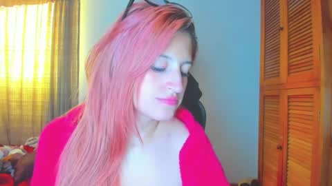 Snapshot of giaroussel chatting on June 2026 02:21:02 PM GiaRoussel online show from June 2026 02:21:02 PM