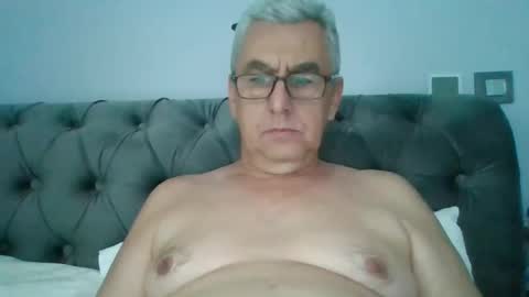 gigi1970 online show from September 2025 12:48:01 PM