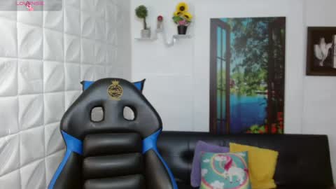 Snapshot of gigi_gilt_ chatting on May 2026 09:47:02 AM Gigi 3 online show from May 2026 09:47:02 AM