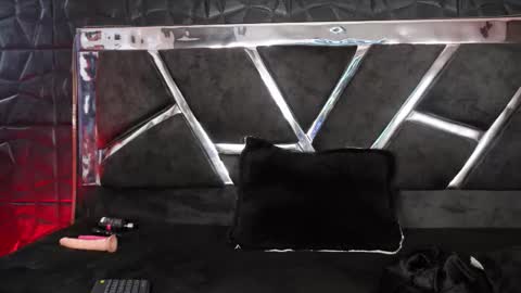 Gigi online show from November 2025 12:52:01 PM