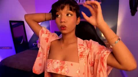 GIGI online show from December 2025 01:23:02 AM