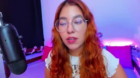 Snapshot of gigimooon chatting on September 2025 11:59:02 PM gigimooon online show from September 2025 11:59:02 PM