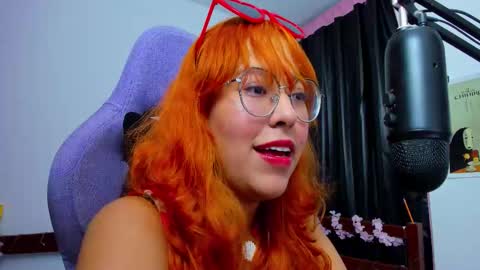 Snapshot of gigimooon chatting on February 2026 01:54:02 AM gigimooon online show from February 2026 01:54:02 AM