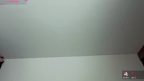Snapshot of gigimooon chatting on June 2026 03:09:01 AM gigimooon online show from June 2026 03:09:01 AM