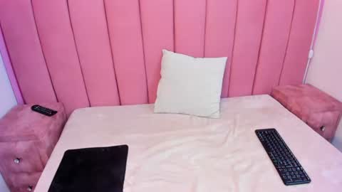 Snapshot of gigy_deluxe chatting on July 2026 02:43:02 PM gigy_deluxe online show from July 2026 02:43:02 PM