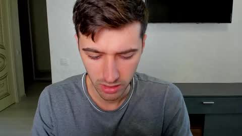 gilbertogonzales online show from February 2025 06:21:02 AM